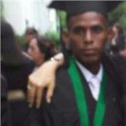 Profesor de matemáticas que dicta clases a personas de todas las edades